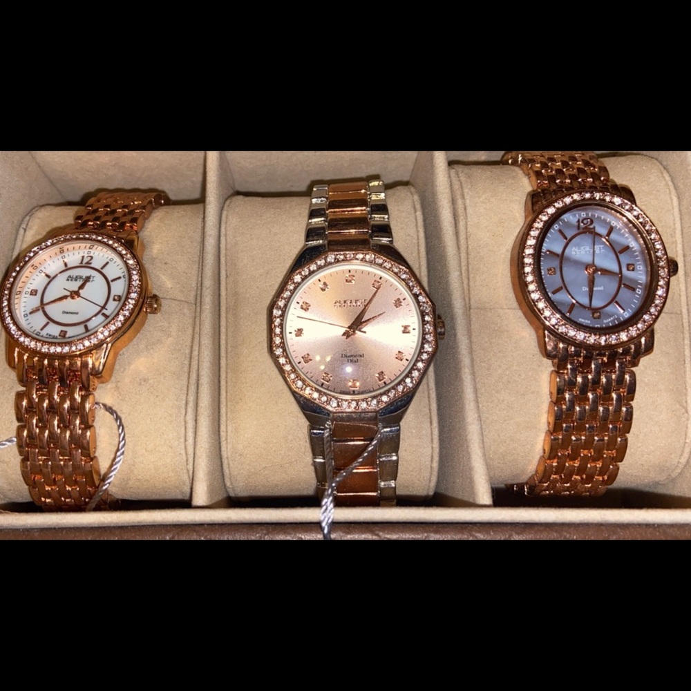 Beautiful Watch set for sale